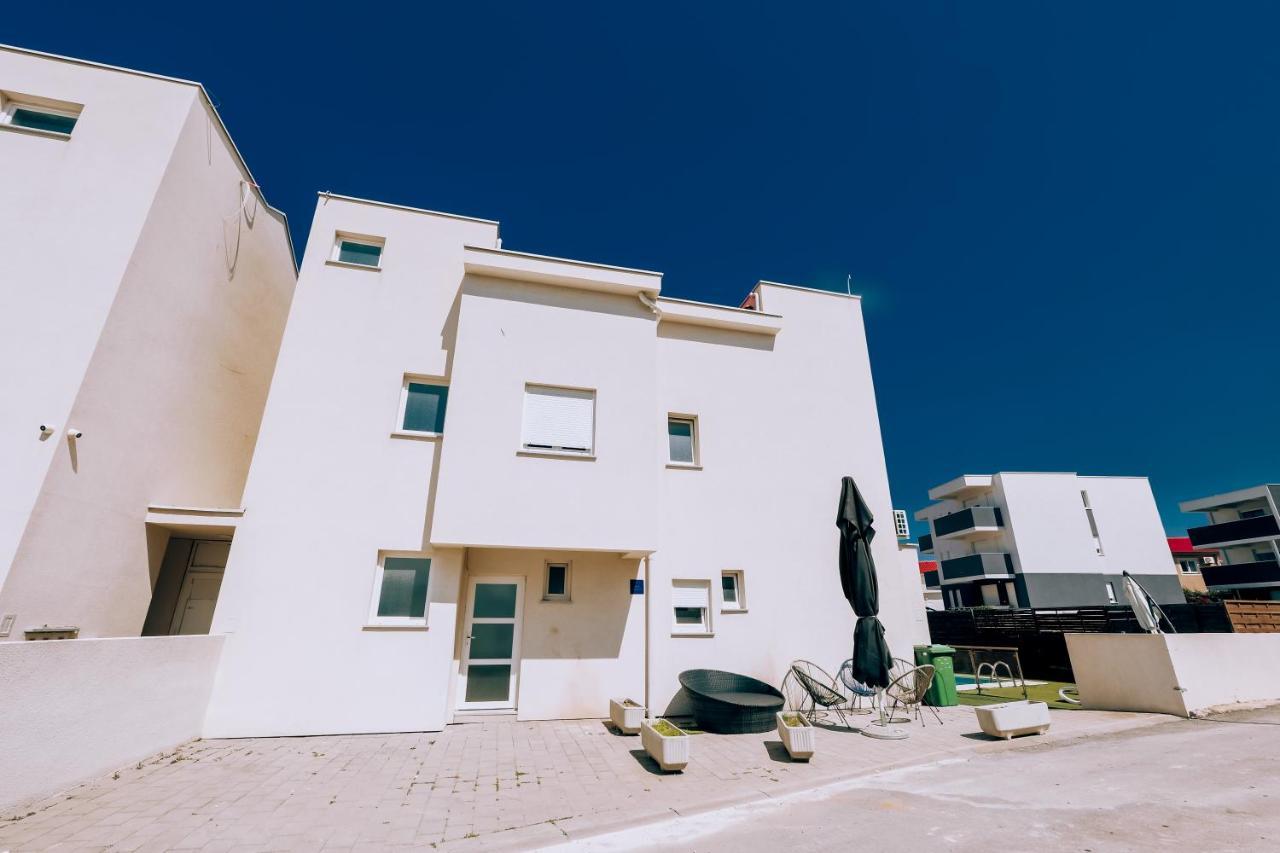 Villa Jasmina ノヴァリャ エクステリア 写真